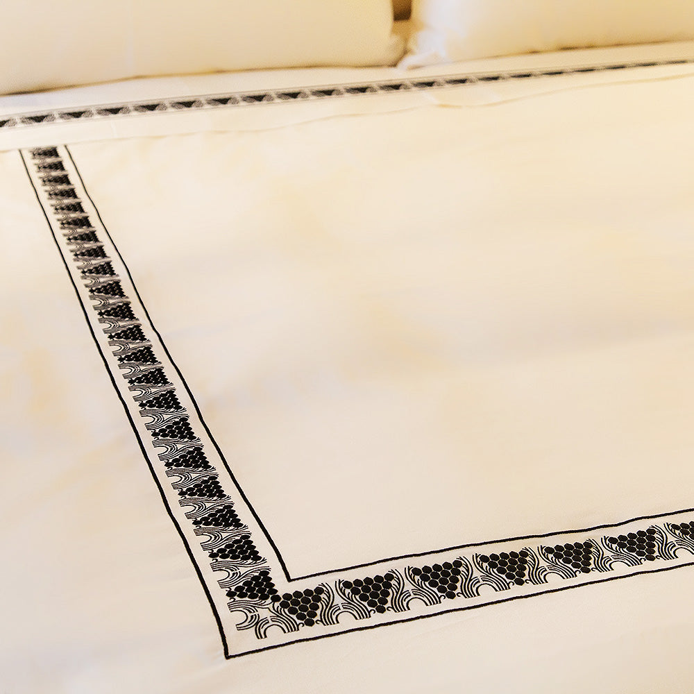 ウース ドゥ クエット 刺繍 レザン