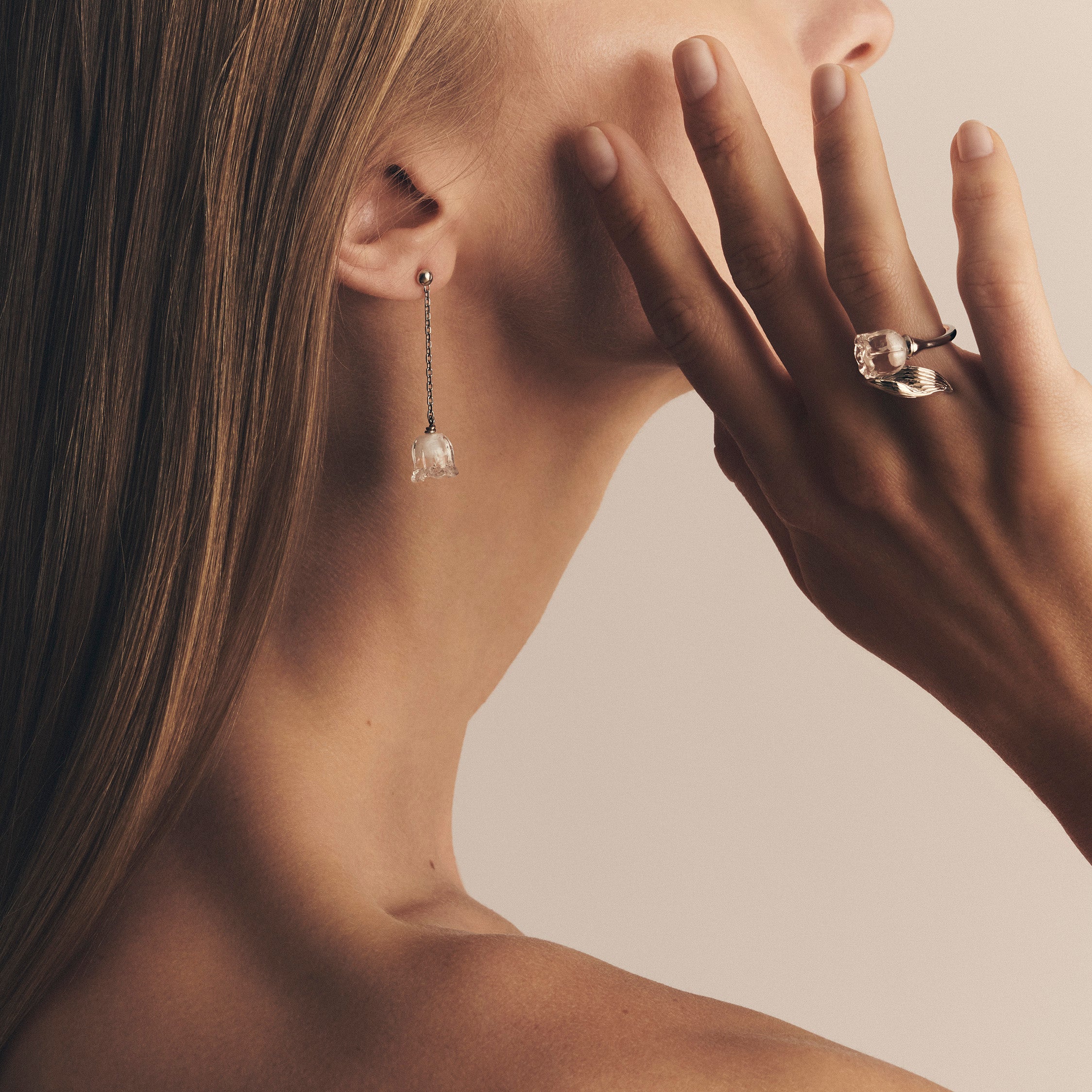 LALIQUE ミュゲピアス ミュゲ チェーンピアス ゴールド｜ラリック公式オンラインショップ