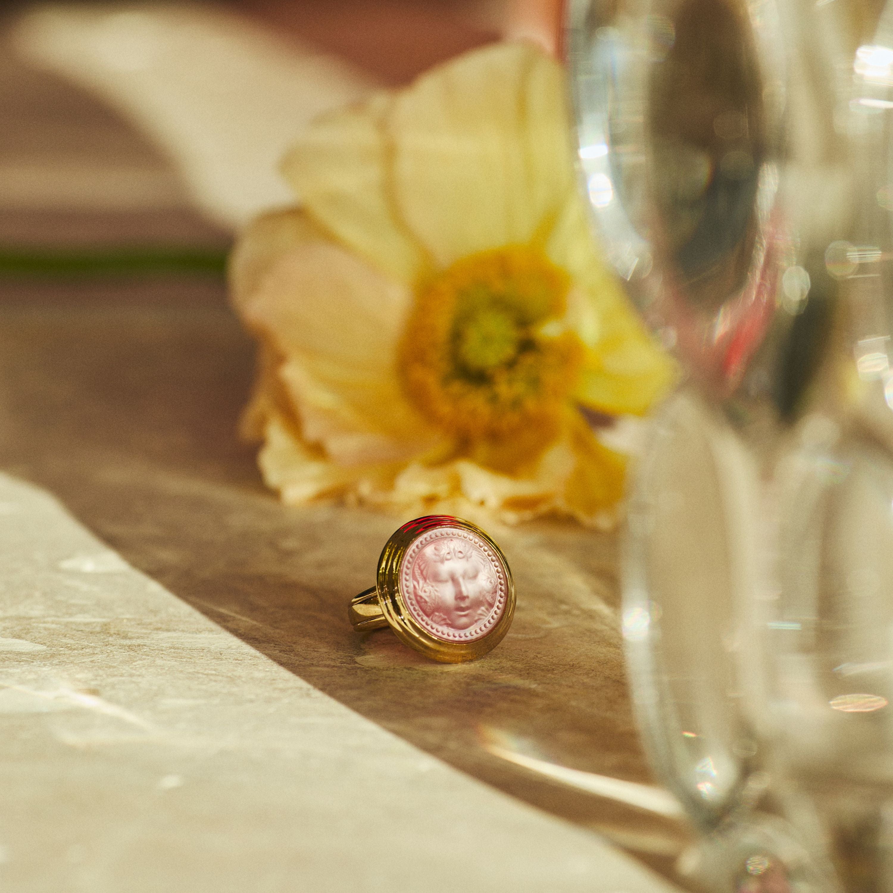 lalique-crystal-jewellery-arethuse-round-ring.jpg