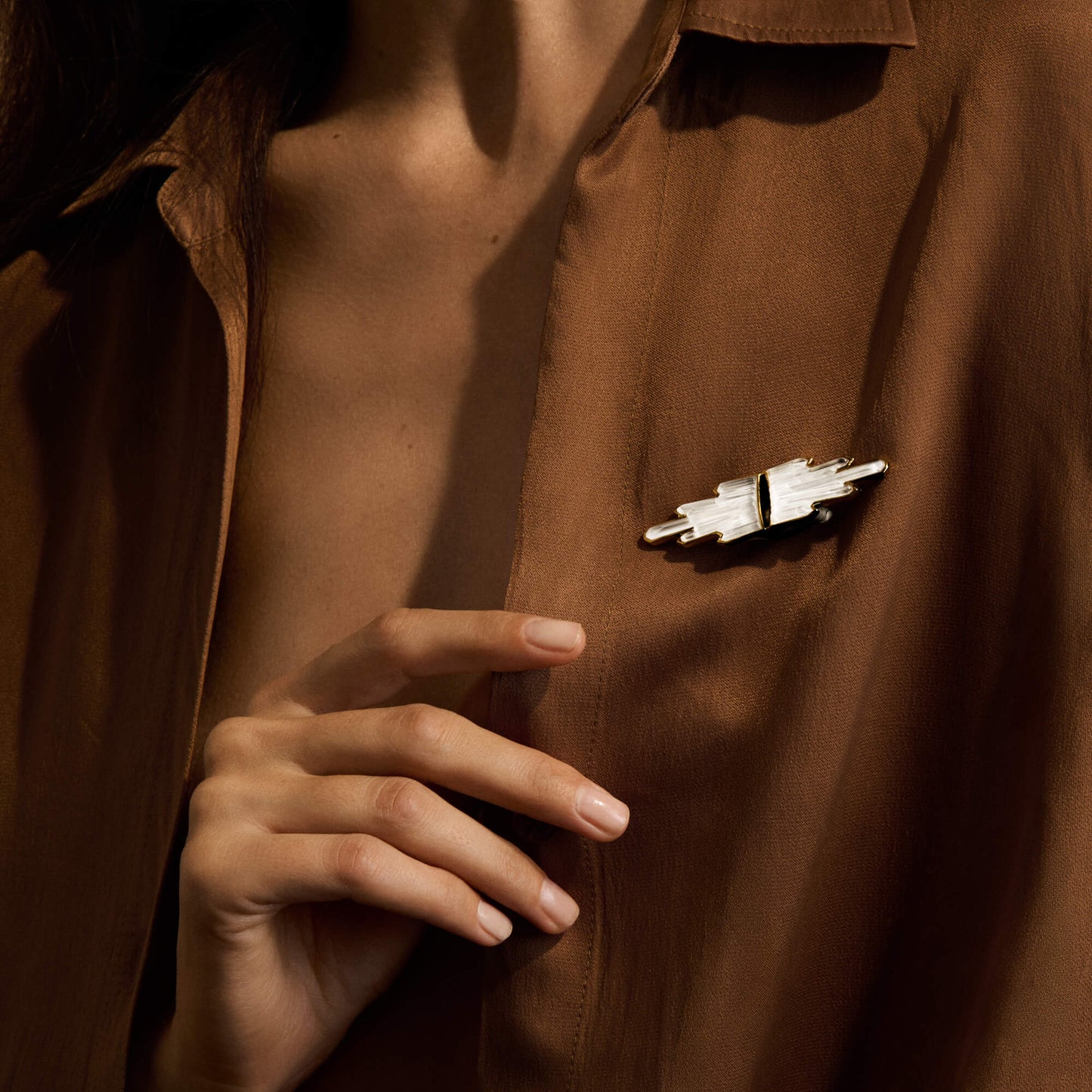 テラミネラル ブローチ